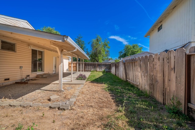 1530 Carmel Way, Red Bluff, CA 96080 - fenced backyard with a patio