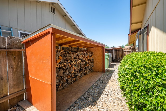 2529 Candlewood Dr, Redding, CA 96003 - view of side of property