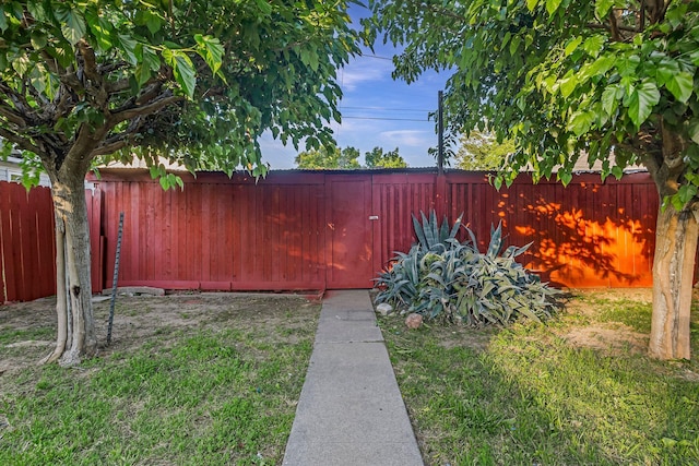 1048 Franklin St, Red Bluff, CA 96080 - view of yard featuring a fenced backyard