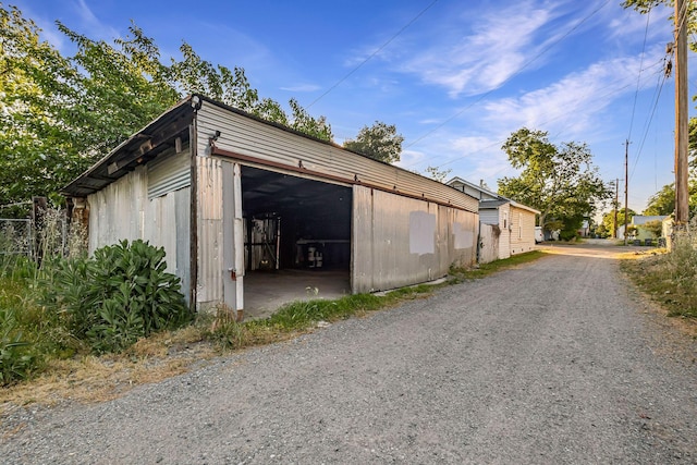 1048 Franklin St, Red Bluff, CA 96080 - view of garage