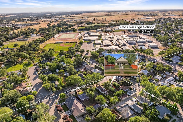 1048 Franklin St, Red Bluff, CA 96080 - aerial view with a residential view