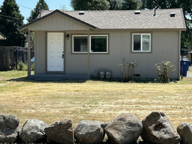 view of front of home with roof with shingles