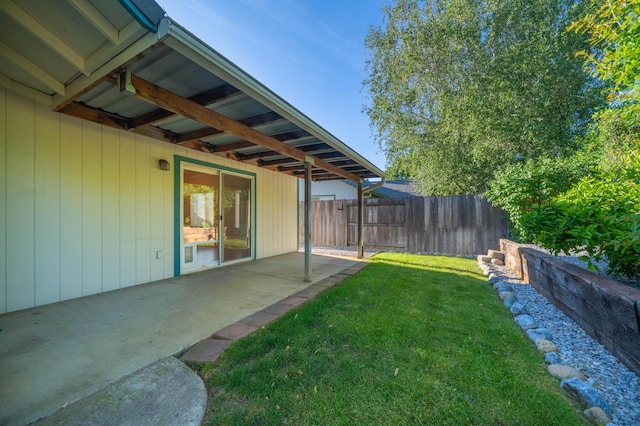 view of yard with a patio
