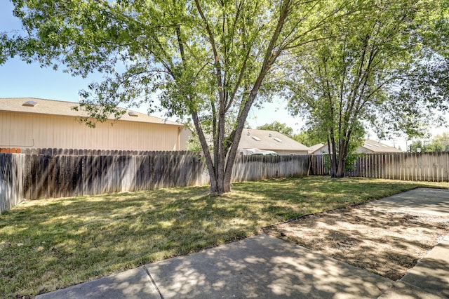 3268 Lyndsey Ln, Anderson, CA 96007 - view of yard with a patio