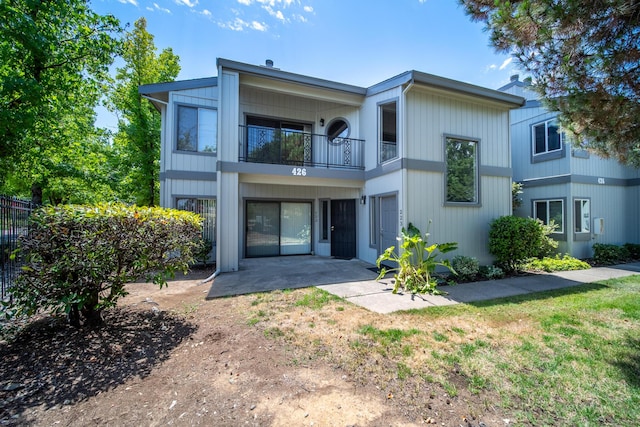 426 Ridgecrest Trl Unit 223, Redding, CA 96003 - back of property featuring a balcony