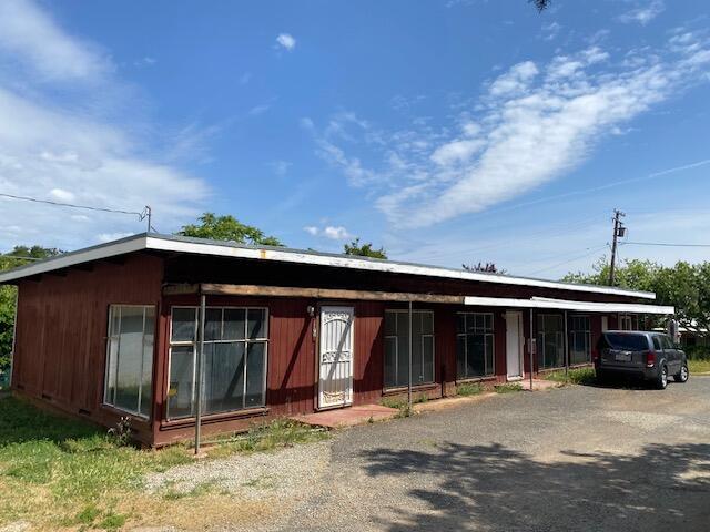1170-1176 Orange Ave, Redding, CA 96001 - view of horse barn