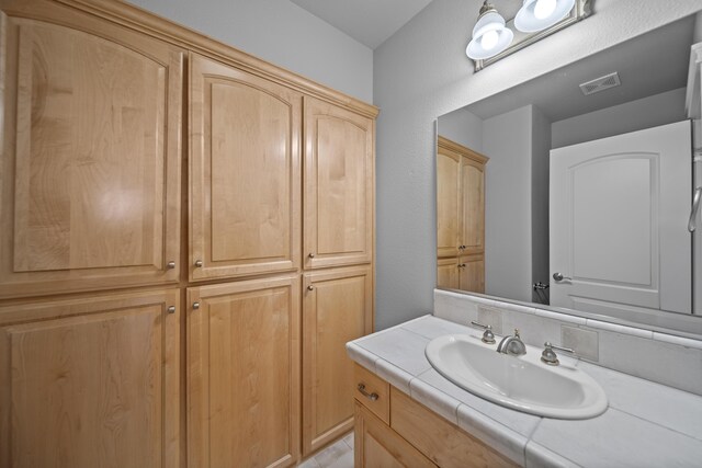 831 Santa Cruz Dr, Redding, CA 96003 - bathroom with vanity