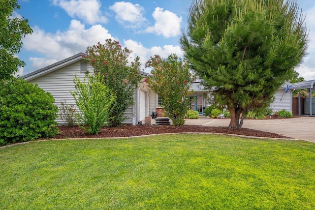 7597 Terra Linda Way, Redding, CA 96003 - obstructed view of property featuring a front lawn