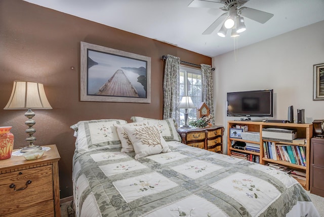 bedroom with a ceiling fan