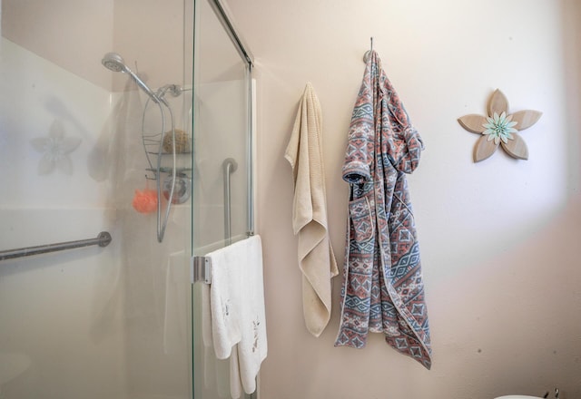 full bathroom featuring a stall shower
