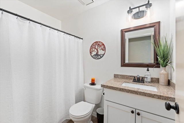 2682 Marvin Trl, Redding, CA 96001 - full bathroom with vanity, toilet, and a shower with curtain