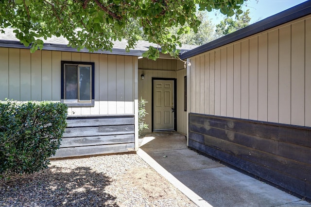 view of property entrance
