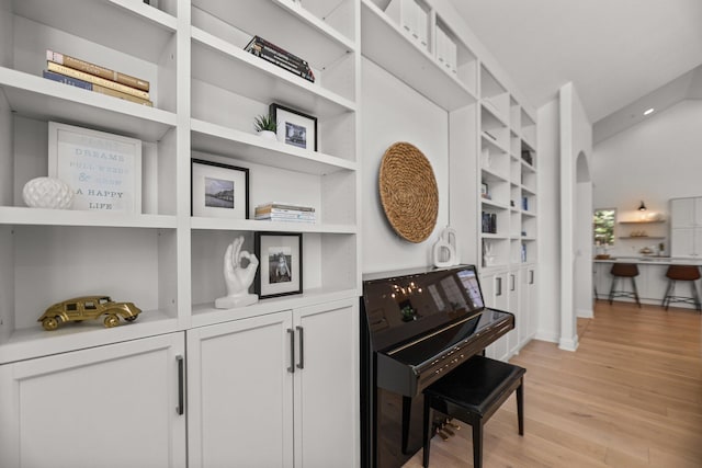 2154 Harvard Way, Redding, CA 96003 - detailed view of arched walkways, wood finished floors, built in shelves, and recessed lighting