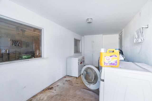 18555 Live Oak Rd, Red Bluff, CA 96080 - laundry room with separate washer and dryer