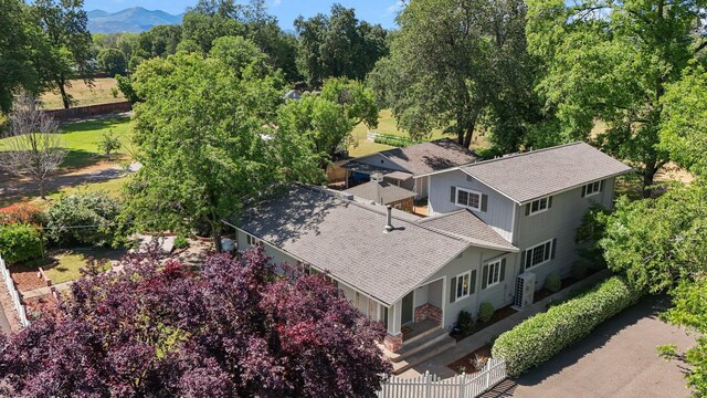 19186 Knighton Rd, Redding, CA 96001