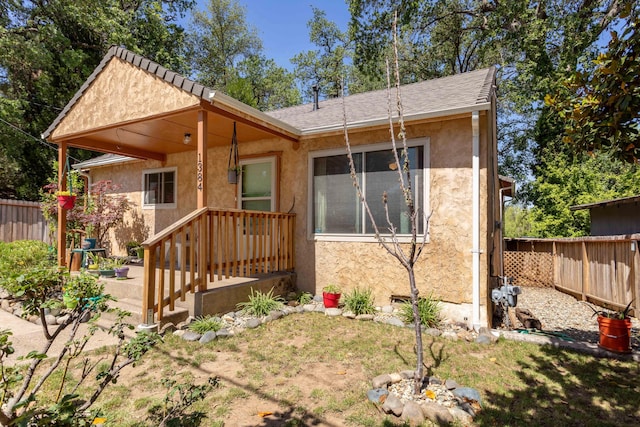 1384 Diamond St, Anderson, CA 96007 - ranch-style house with stucco siding and fence