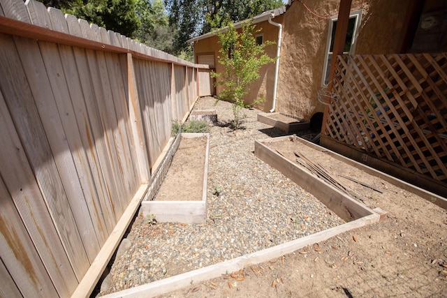 1384 Diamond St, Anderson, CA 96007 - view of yard with fence and a garden