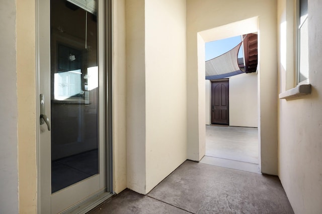 20284 Domaine Pl, Anderson, CA 96007 - hall featuring concrete floors