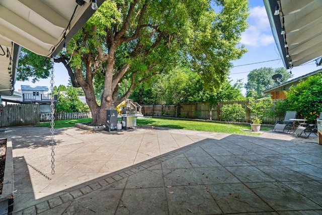 3689 Suzanne Way, Redding, CA 96002 - view of patio
