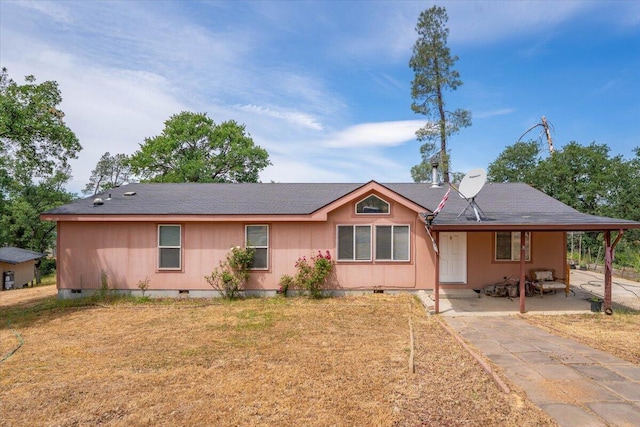 16605 Lassen Ave, Anderson, CA 96007 - view of front facade featuring crawl space, a front yard, and a shingled roof