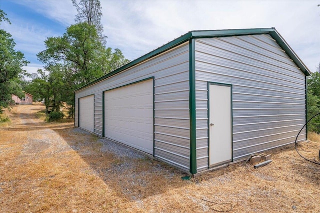 16605 Lassen Ave, Anderson, CA 96007 - view of detached garage