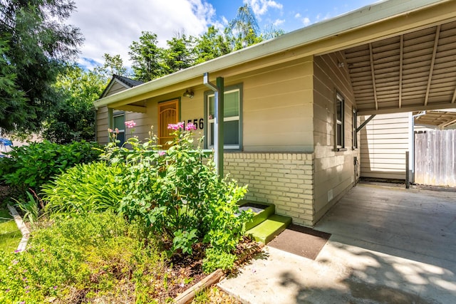 1556 Santa Fe Ave, Redding, CA 96003 - entrance to property with brick siding