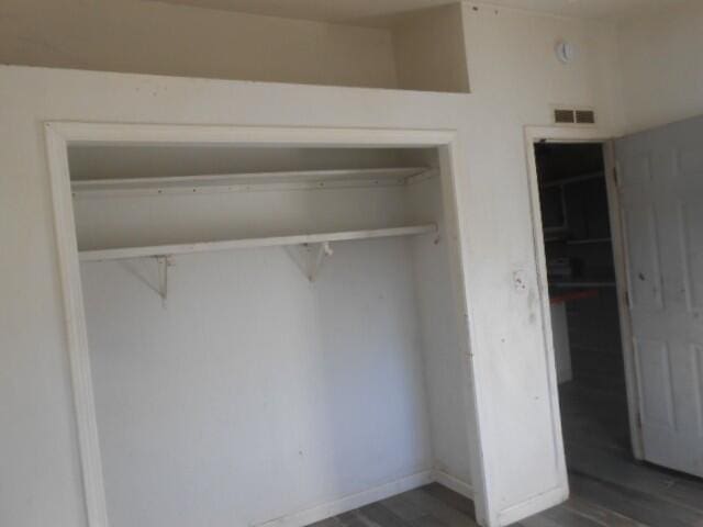 1090 Crooked Oak Ln, Redding, CA 96003 - view of closet