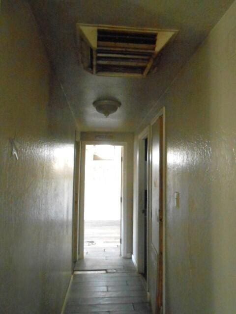 1090 Crooked Oak Ln, Redding, CA 96003 - hallway featuring hardwood / wood-style floors