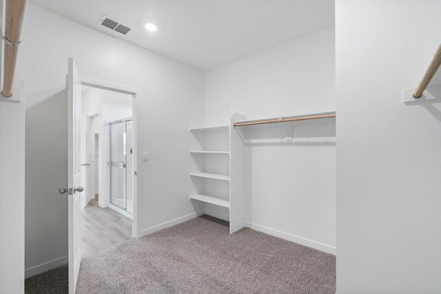 903 Katmai Pl, Redding, CA 96001 - walk in closet featuring carpet floors