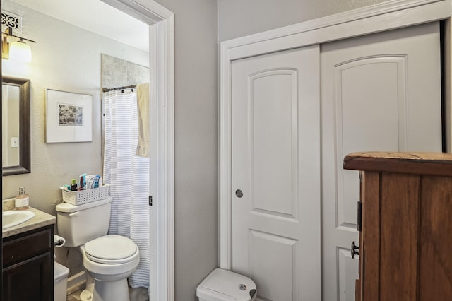 5801 Mountain View Dr, Redding, CA 96003 - full bath with toilet, vanity, and a shower with curtain