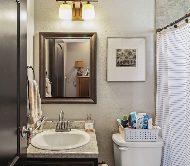 5801 Mountain View Dr, Redding, CA 96003 - full bath with toilet, vanity, and a shower with curtain