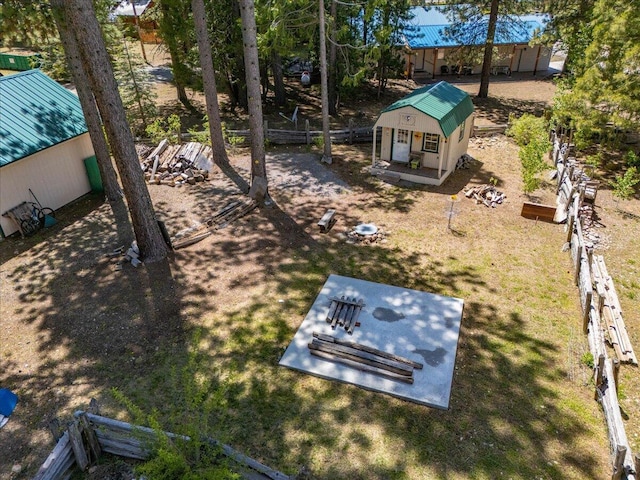 38290 Battle Creek Ave, Mineral, CA 96063 - view of yard featuring an outdoor structure