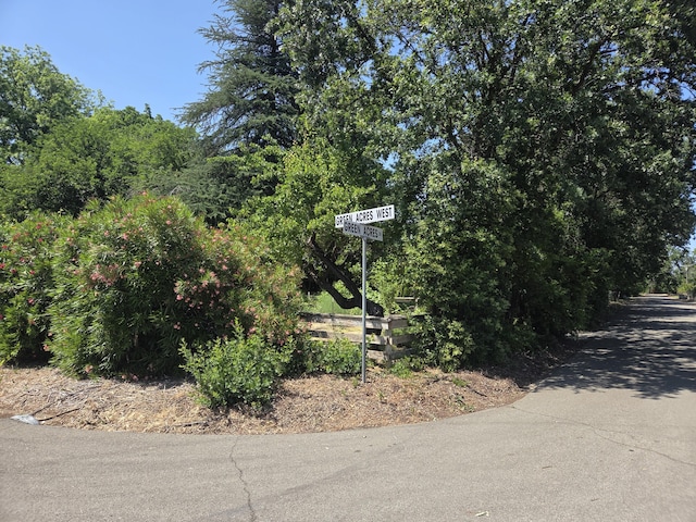 8198 Green Acres Ln, Redding, CA 96002 - view of asphalt street