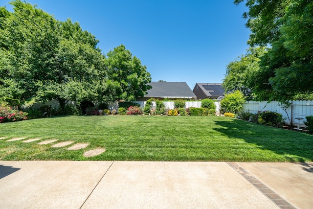 2184 Darsha Ln, Redding, CA 96003 - view of yard with a patio
