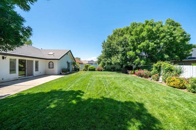 2184 Darsha Ln, Redding, CA 96003 - view of yard featuring a patio