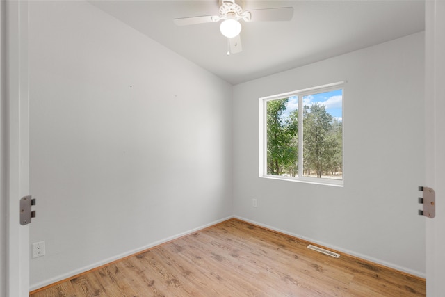13955 Dusty Oaks Trl, Bella Vista, CA 96008 - unfurnished room featuring light wood-style flooring, baseboards, and ceiling fan