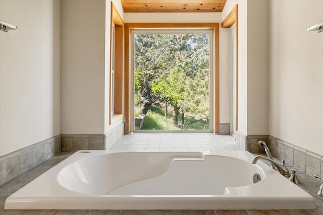 4740 Rainbow, Weed, CA 96094 - full bath with a bath