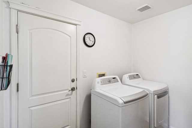 2654 Queens Way, Redding, CA 96001 - washroom featuring washing machine and clothes dryer