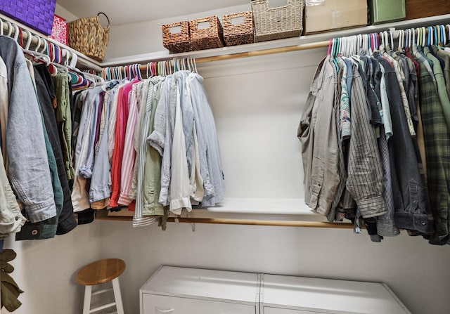 2654 Queens Way, Redding, CA 96001 - view of walk in closet