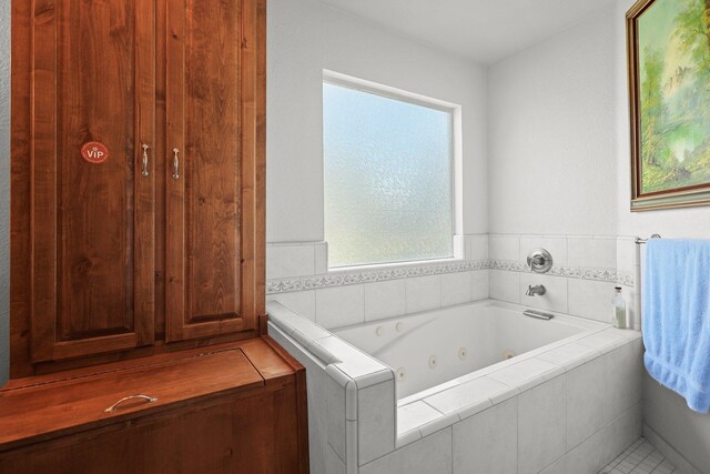 3330 Scenic Dr, Redding, CA 96001 - full bath featuring a tub with jets