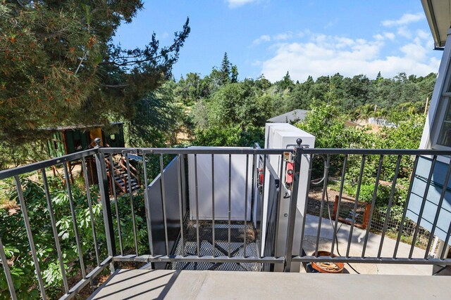 3330 Scenic Dr, Redding, CA 96001 - view of balcony