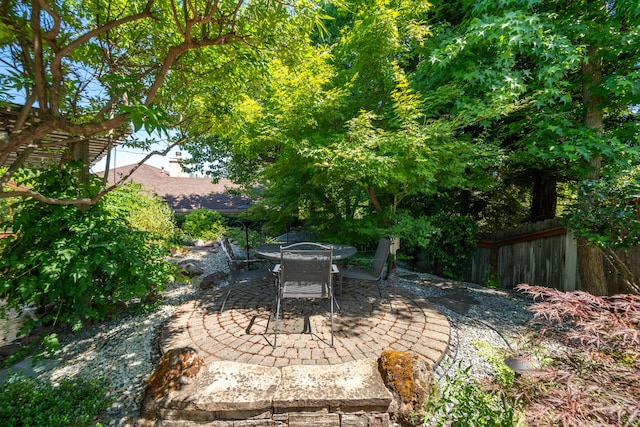 3811 Andes Dr, Redding, CA 96001 - view of patio with outdoor dining area