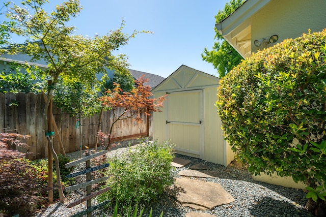 3811 Andes Dr, Redding, CA 96001 - view of yard