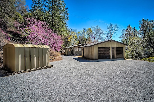 19370 Mountain Maple Rd, Lakehead, CA 96051 - view of detached garage