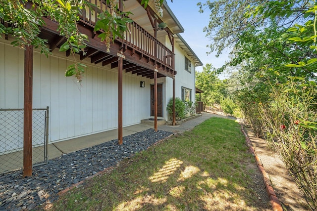 2190 Skyline Dr, Redding, CA 96001 - view of green lawn with a balcony