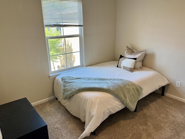 2135 Vienna Way, Redding, CA 96003 - bedroom featuring carpet flooring and baseboards