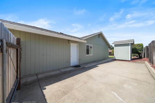 1626 French Lace Ln, Redding, CA 96003 - rear view of property featuring a patio area and a shingled roof