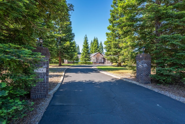 15947 Butterfield Ln, Anderson, CA 96007 - view of asphalt driveway