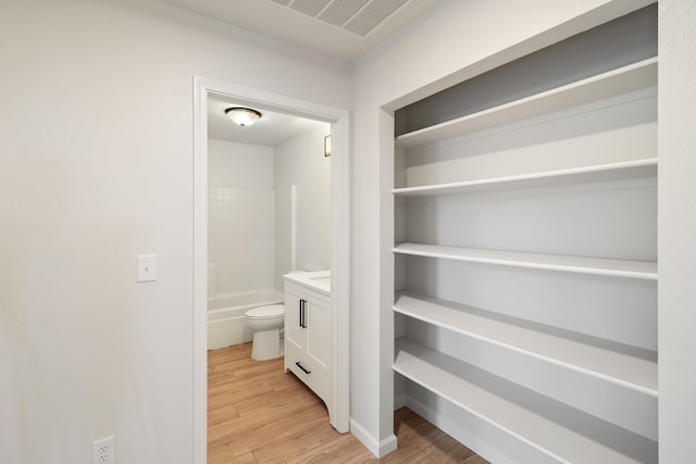 13360 Oak Run Rd, Oak Run, CA 96069 - view of closet
