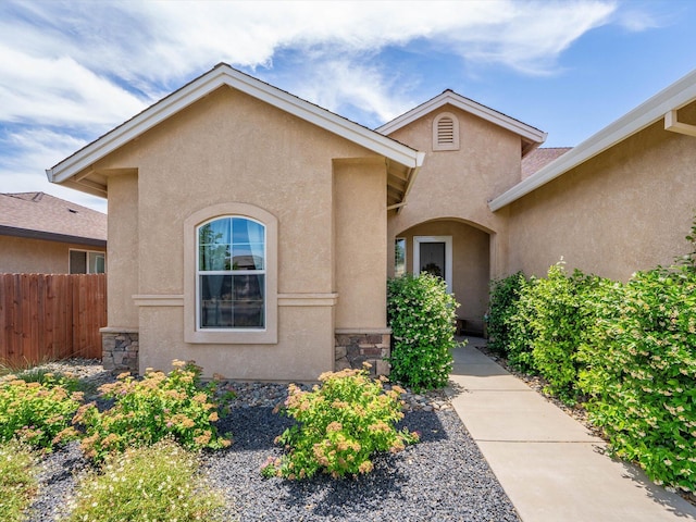 2830 Calaveras Ct, Redding, CA 96002 - view of front of house with stucco siding and stone siding